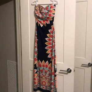 LIKE NEW adorable strapless maxi dress